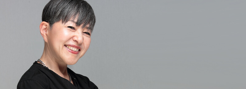 主催者・ナビゲーター、エイミー（大関恵美）